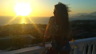 Jelica Ljubicic, selfie cu tatăl mort aflat pe patul de spital. Fanii vedetei au criticat-o dur