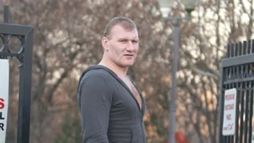 Tolea a lovit cu un pahar doi jurnalisti! Magda: Tolea m-a atacat cu cutitul si l-a speriat pe Sasha