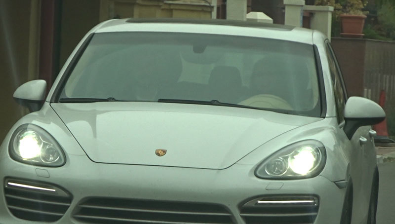 Mădălina şi Alex pleacă din zona unde au vizitat apartamentul