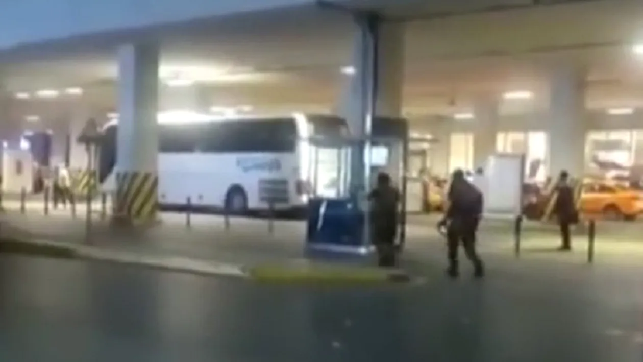 IMAGINI ŞOCANTE! Momentul EXPLOZIEI de pe aeroportul din Istanbul 