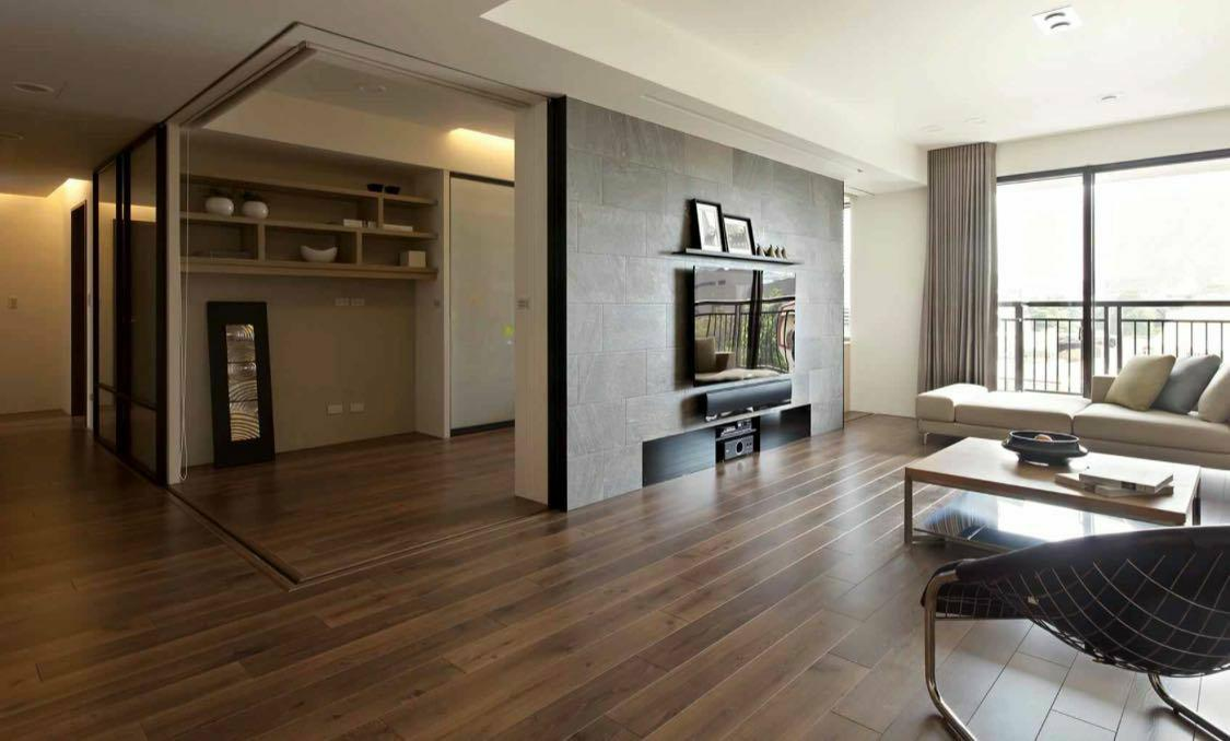 Sufrageria apartamentului pe care l-a primit Gabriel Enache este impresionantă