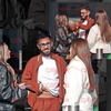 Armin Nicoară s-a pus pe „ispitit” ziua în amiaza mare. Și-a ridicat tricoul în fața colegelor de breaslă