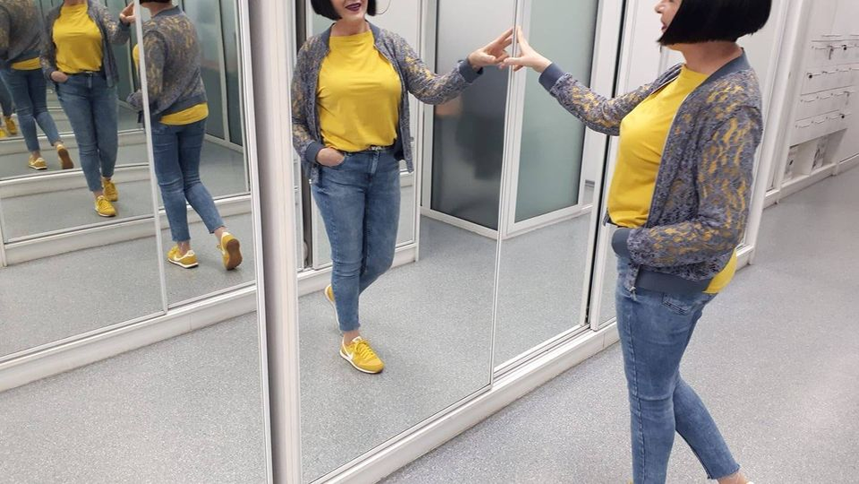 Neti Sandu a spus, în sfârșit, povestea din spatele coafurii sale celebre pe care o are de 25 de ani: “Fiecare stilist a vrut să-mi schimbe tunsoarea”