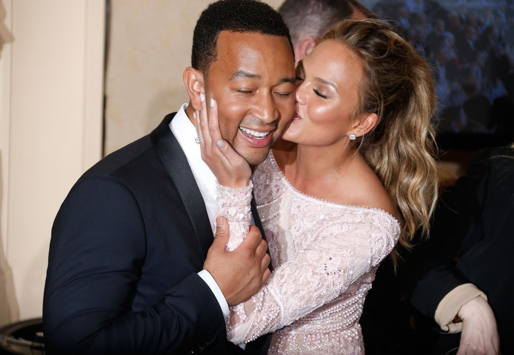 Soția lui John Legend a născut pentru a doua oară! Modelul a adus pe lume un băiețel perfect sănătos