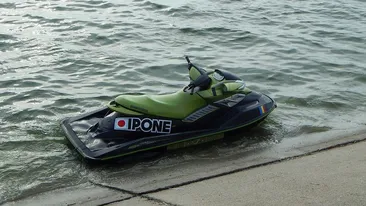 Accident cu două skijet-uri la Mamaia! Au intrat în stabilopozi