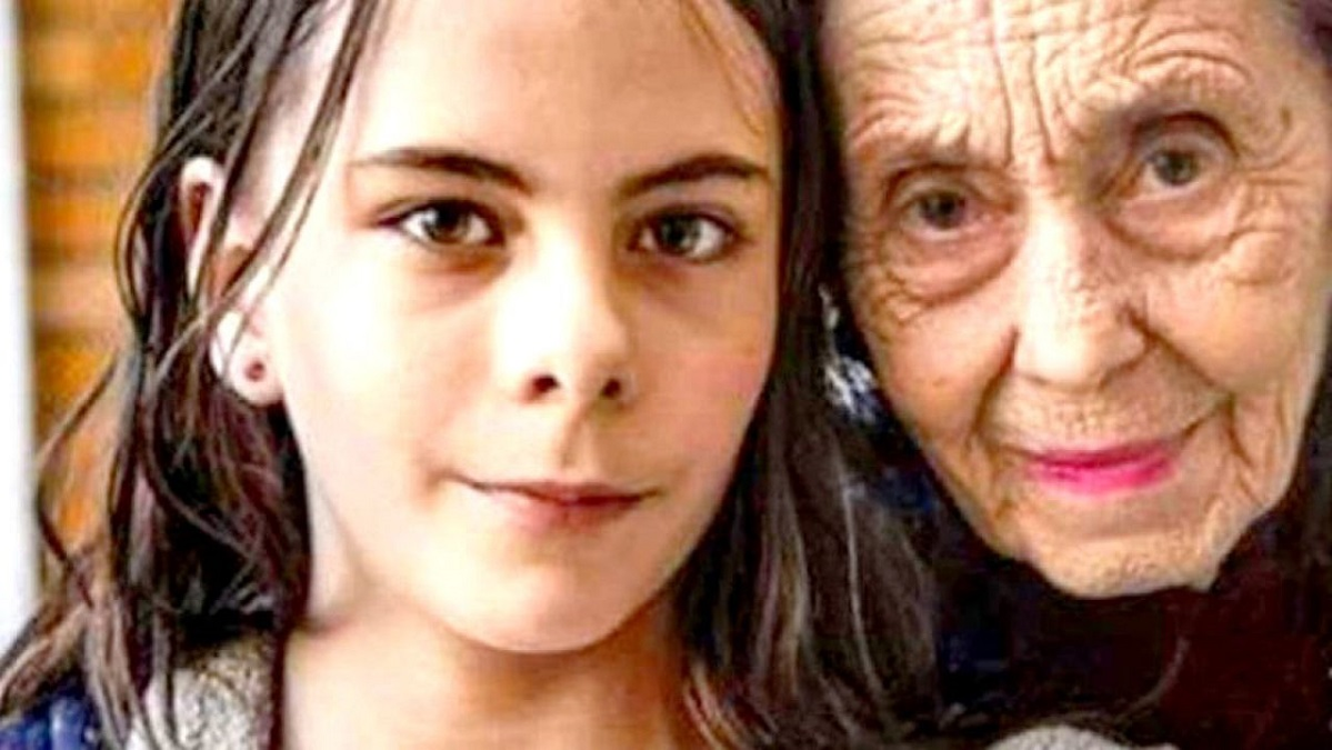 Adriana Iliescu, luată la întrebări de fiica ei: “Unde e tata?” Răspunsul femeii a făcut-o pe adolescentă să izbucnească în lacrimi
