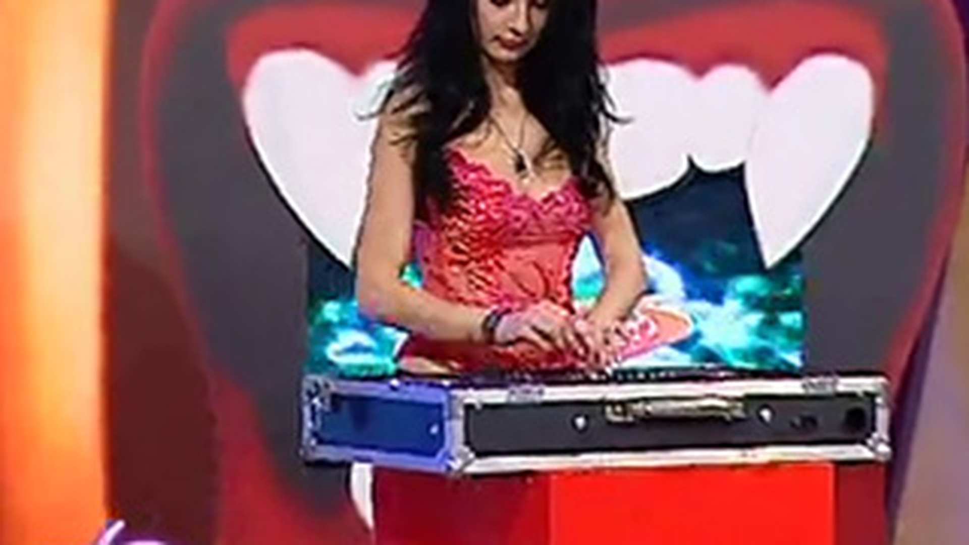 VIDEO DJ Harra a remixat maneaua "Ochii tai!" a lui Varciu! Asculta aici cum suna!