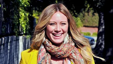Sta intr-o vila superba in Beverly Hills! Vezi aici cum arata casa lui Hilary Duff!