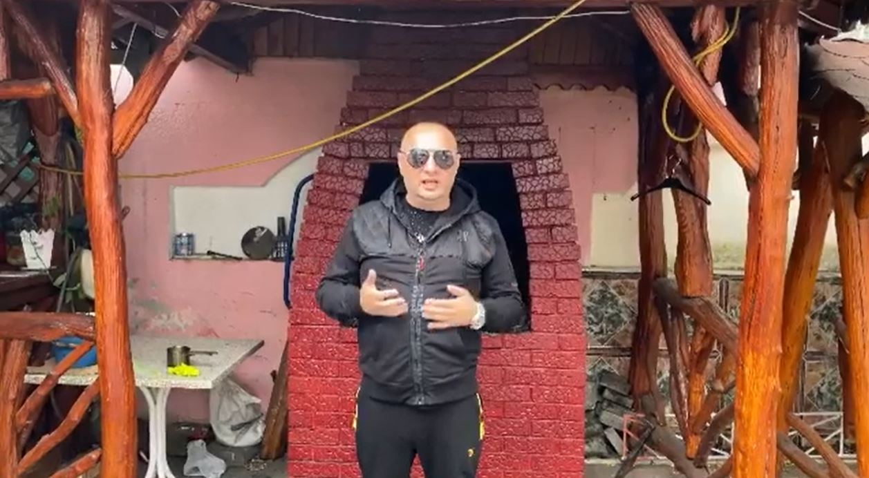 Leo de la Strehaia, gafă de zile mari! Tot Internetul a râs de el după ce s-a auzit asta pe filmarea lui | VIDEO