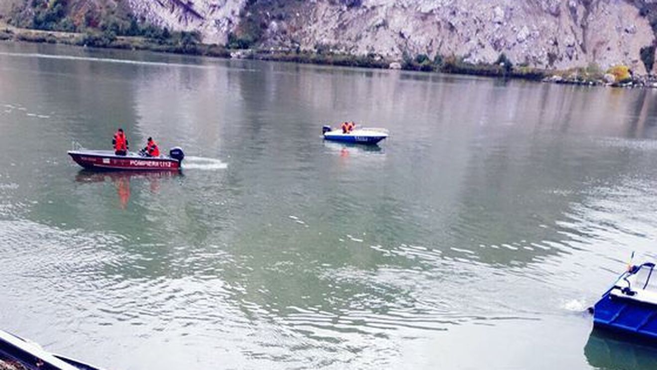 Alertă pe Dunăre, la Galați: Un bărbat care ar fi căzut în apele fluviului, căutat