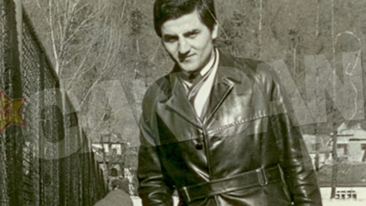 Chiar si Mitica uitase ca a facut vreodata fotografiile astea! Cum arata cel mai puternic om din fotbalul romanesc in tinerete!