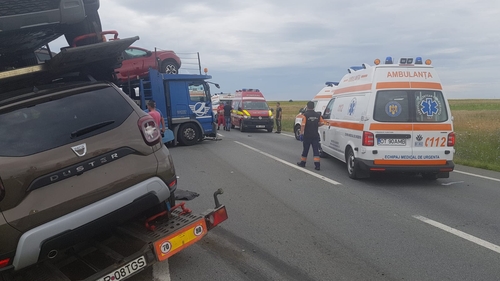 VIDEO. Grav accident în lanț pe DN 65, la Priseaca, Olt. Un bărbat a murit. Sunt implicate 19 persoane și șase autovehicule. A fost activat Planul Roșu