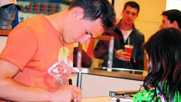 Logodnica il vrea babysitter pe starul Vasluiului