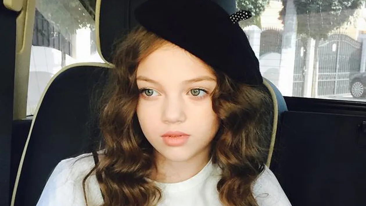 EA e cea mai frumoasă fetiţă din România, iar aşa s-a îmbrăcat în prima zi de şcoală! 