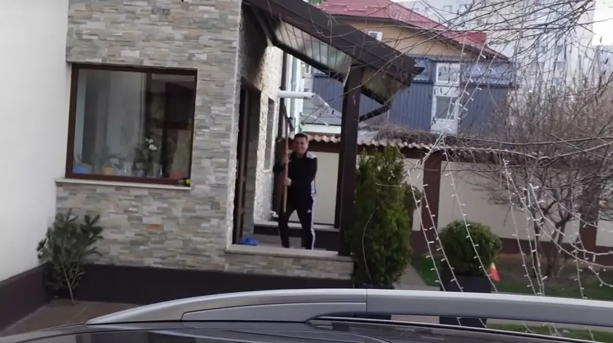 Cum arată vila de lux în care locuiește Nea Mărin. Liviu Vârciu l-a dat de gol: „Ia uite ce bani are!”