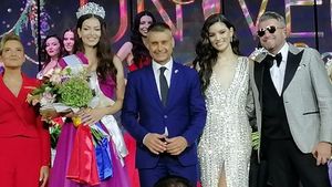 Ea este câștigătoarea Miss Univers România 2021! Carmina Olimpia Cotfas va reprezenta țara în finala mondială din Israel