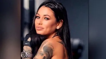 Cum arată Roxana Vancea în luna a 8-a de sarcină. Vedeta și-a etalat burtica de graviduță în vacanță