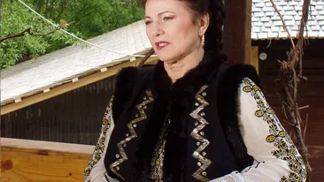 Poarta o avere pe ea de fiecare data cand se afiseaza in public! Vezi aici cat valoreaza costumele populare ale Irinei Loghin!