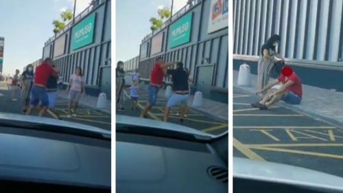 VIDEO șocant! Bătaie ca-n filme în fața unui mall din Târgoviște