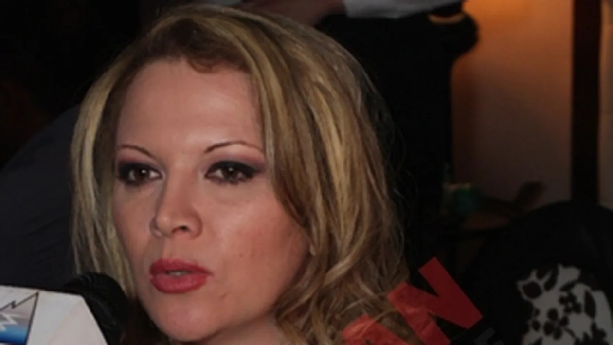 Oana Lis a facut topless la ziua lui Varciu