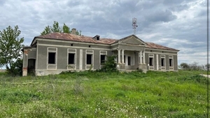 Cum arată conacul din România care costă doar 36.000 € și de ce nu se vinde imediat