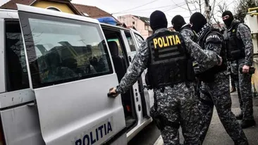 Șapte persoane au fost reținute de polițiștii și procurorii DIICOT Călărași într-un dosar de trafic de droguri