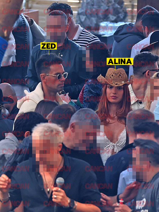Alina a lui Zed, super plictisită-n club.