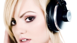 Alexandra Stan canta pentru un caz umanitar