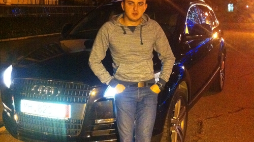 Si-a tras "aspirator de femei" ! Sexy-ceteraşul de la "Românii au talent" se plimbă cu un bolid de lux