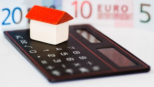 Curs valutar 17 iunie 2019. Euro a scăzut în a doua zi de Rusalii, iar dolarul a crescut