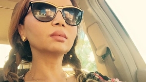 Narcisa Guţă, cu burtica de ”gravidă” la vedere! Prietenilor nu le-a venit să creadă când au văzut-o aşa după ce şi-a tăiat stomacul