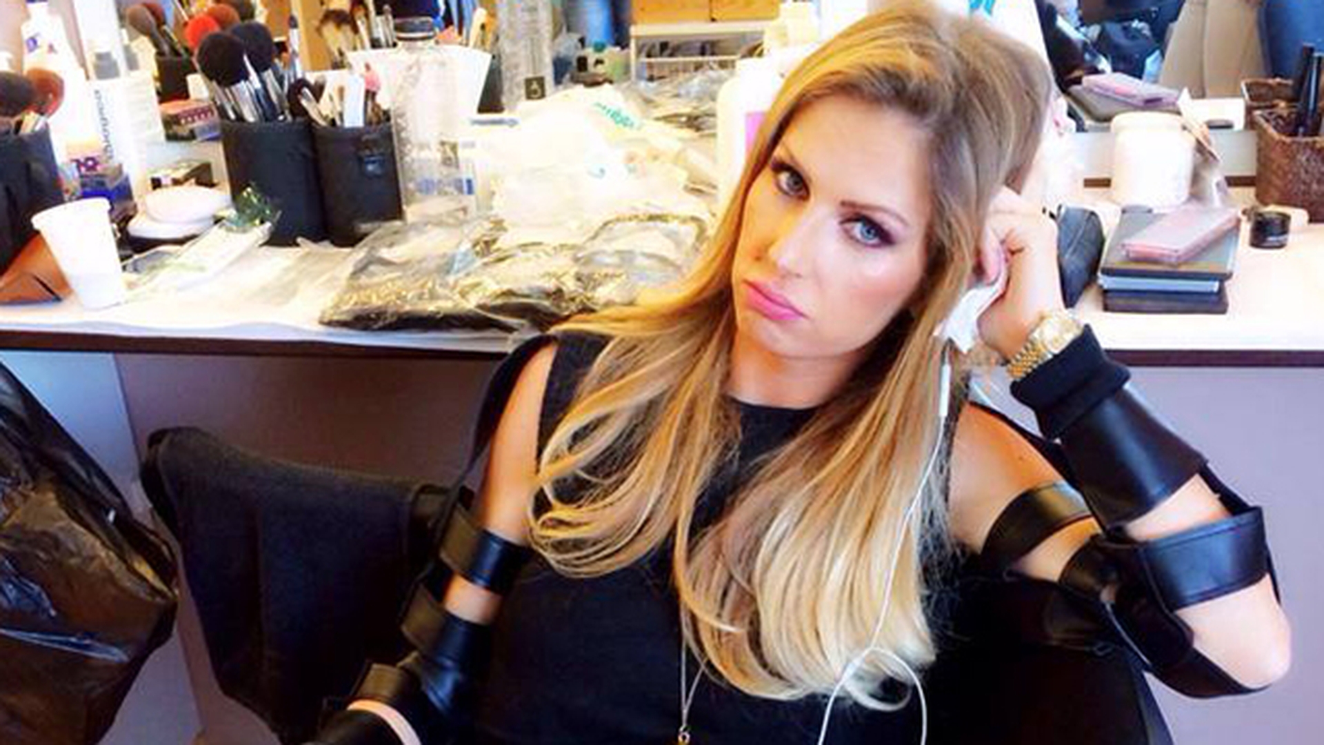 Andreea Banica, infuriata la culme! Vedeta a luat foc atunci cand si-a vazut chipul pe...