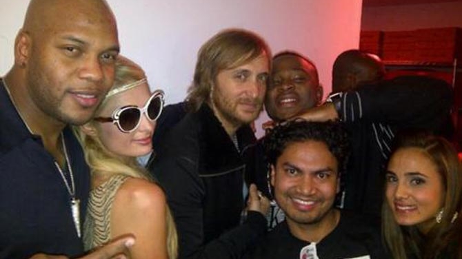 VIDEO Incearca sa se relanseze in muzica? Paris Hilton are o noua melodie produsa de David Guetta! Ce parere ai de vocea ei, e buna?