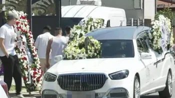 Primele imagini de la înmormântarea lui David. Tânărul care s-a stins pe locul din dreapta în BMW-ul din Snagov a fost condus pe ultimul drum