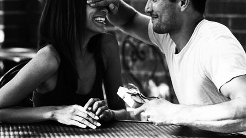 Cea mai romantică zi din an este după colţ! Iată câteva idei pentru Valentine’s Day! Tu ce alegi să faci?