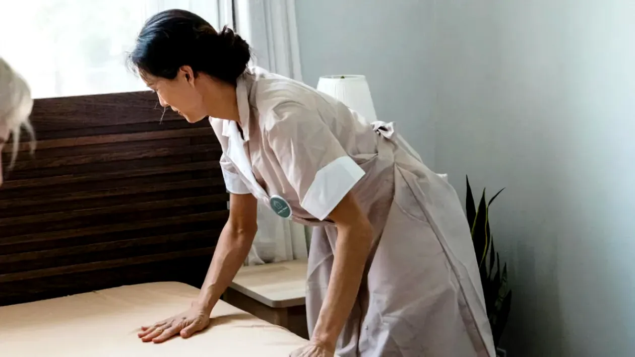 Ce salarii au angajații din turism, în 2026?  Cât câștigă aceștia lunar, cu tot cu bonusuri