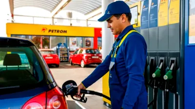 Ce salarii au pompagiii în benzinăriile OMV/Petrom, Rompetrol, MOL, Lukoil și SOCAR. Care câștigă mai bine acum, în 2026