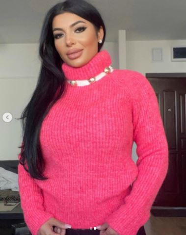 Alina Stoican, femeia care l-a cucerit pe talentatul manelist, este make-up artist, iar Andreea Tonciu este una dintre clientele sale cunoscute © Instagram