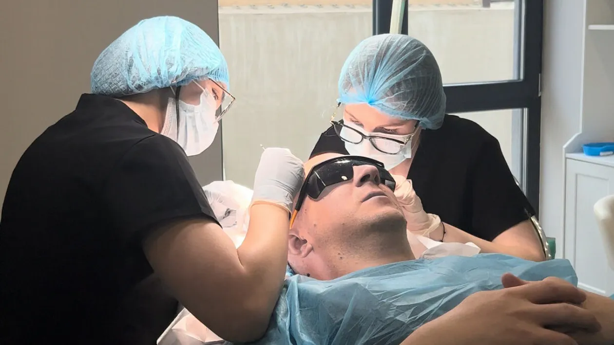 (P) Transplantul de păr și procedurile estetice la bărbați