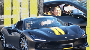Elena Karina, fostă concurentă ”Survivor”, a dat lovitura cu milionarul! Cine a ”răpit-o” pe blondă cu un Ferrari Tributo de 400.000 €