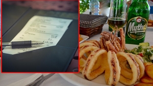 "Țeapă" uriașă! Câți euro a dat un turist pe 6 bucăți de calamar, într-un restaurant din Grecia. Nici la Mamaia nu vezi așa ceva!