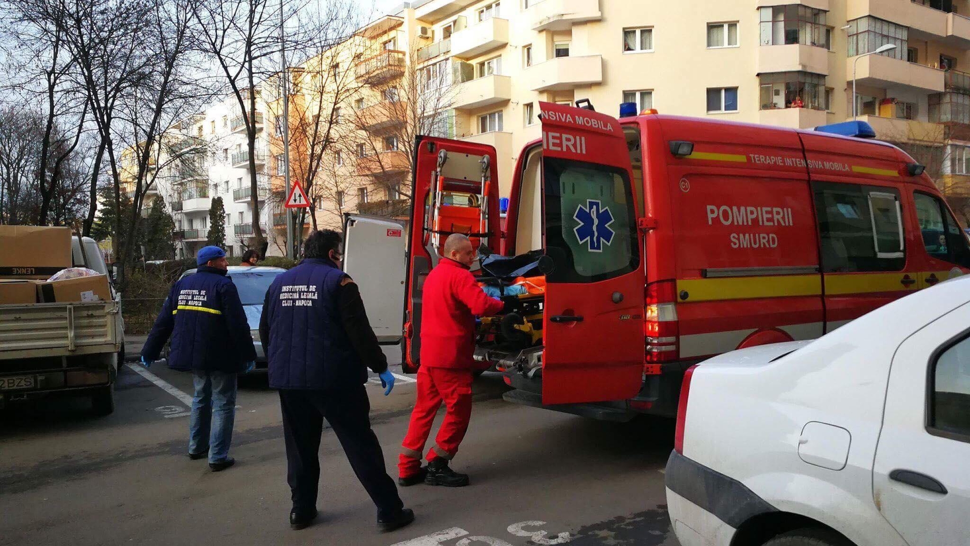 Tragedie fără margini. Un tată a făcut infarct când a aflat că fiul lui s-a sinucis