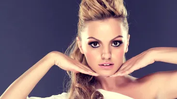 Alexandra Stan, desfiintata de stilist! Doamne fereste, pare personajul principal dintr-un film XXX cu extraterestri