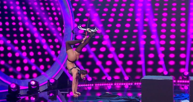 Scene halucinante la iUmor! Mihai Bendeac, replică obscenă după ce a văzut-o pe Cristina Garcia: „Mi-ar plăcea să mă luaţi puţin la…”