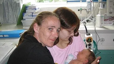 Aceasta e cea mai tânără mămică din Marea Britanie. Rămânea însărcinată când avea doar 11 ani, iar acum e din nou gravidă. Povestea e una incredibilă