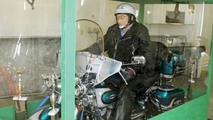 Prima dragoste nu se uita niciodata! Un american a fost inmormantat calare pe motor!