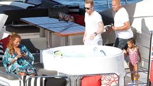 Cine zice ca intre vedete este raca mare? Multe staruri de la Hollywood sunt prietene la catarama