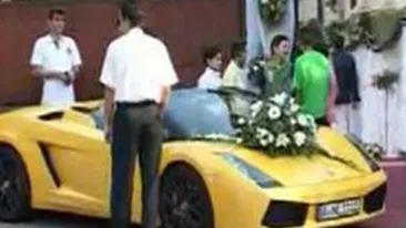 VIDEO Doi copii romi s-au casatorit in Galati! Mireasa are doar 7 ani