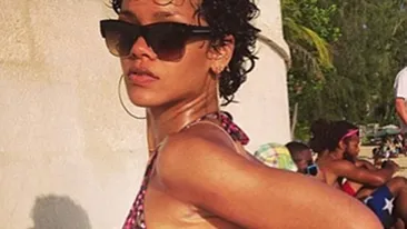 O vedeti foarte rar in aceasta ipostaza! Cine este artista care s-a tavalit prin nisip si a postat aceste poze pe internet