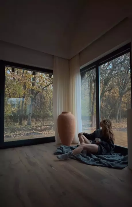 Sânziana Negru de la America Express şi-a făcut casă în pădure, de una singură! Cum arată bijuteria din inima naturii. FOTO